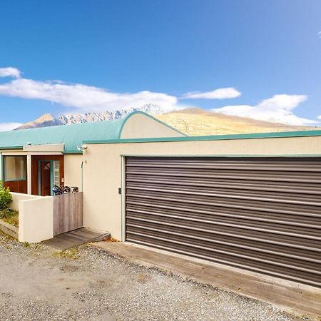 Huge Lakefront Delight - Queenstown Holiday Home Kültér fotó