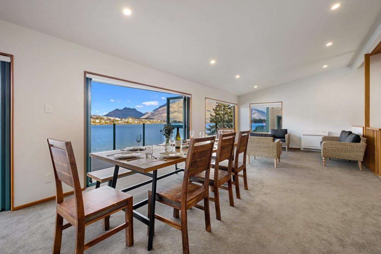 Huge Lakefront Delight - Queenstown Holiday Home Kültér fotó
